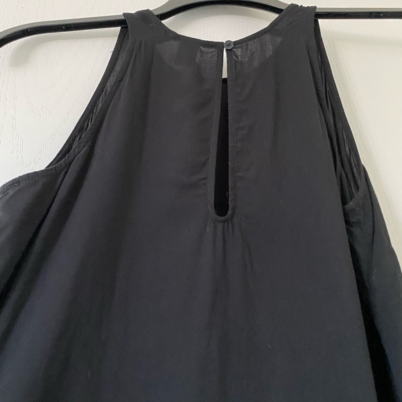 Old Navy Black Sleeveless Top - Keyhole back - Picture 8 of 8